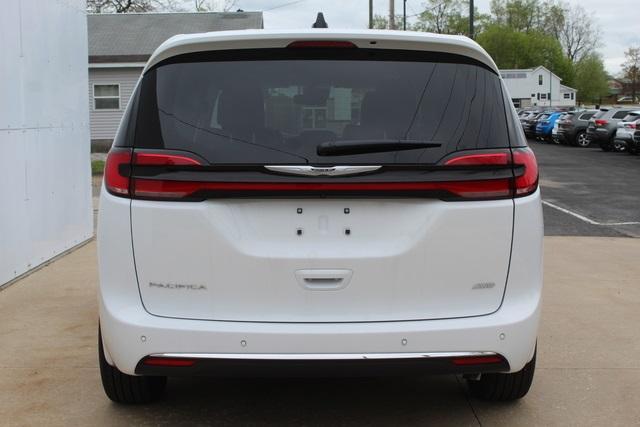 new 2024 Chrysler Pacifica car, priced at $43,995