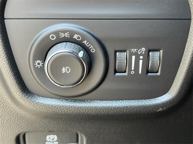 new 2025 Jeep Grand Cherokee car, priced at $50,516