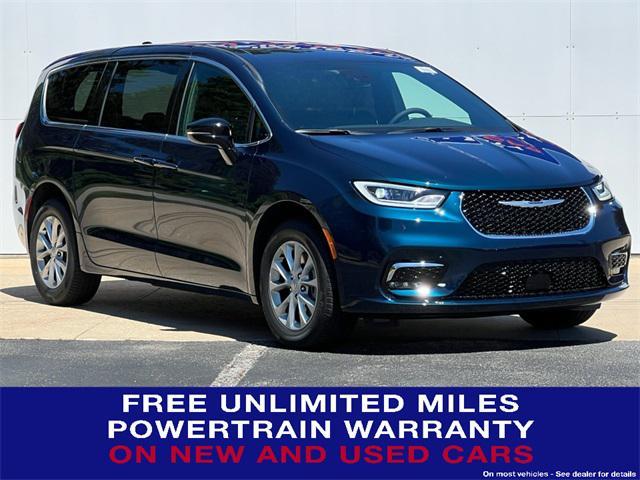 new 2025 Chrysler Pacifica car, priced at $47,935