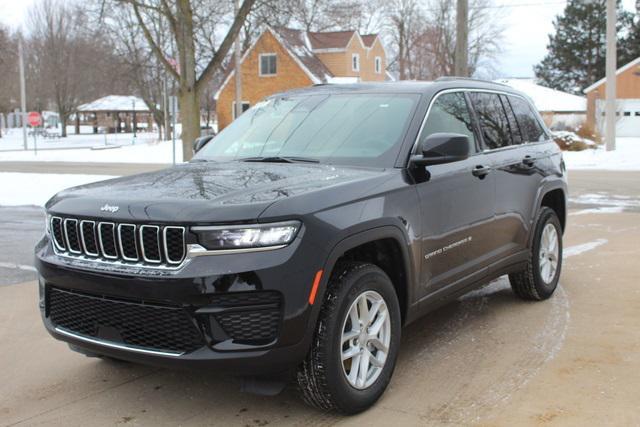 new 2025 Jeep Grand Cherokee car, priced at $43,182