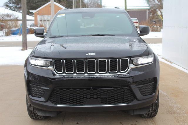 new 2025 Jeep Grand Cherokee car, priced at $43,182