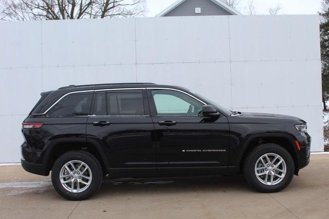 new 2025 Jeep Grand Cherokee car, priced at $43,182