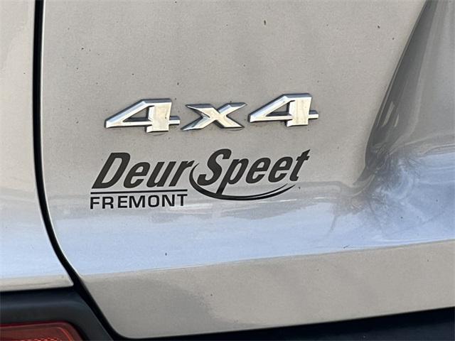 used 2021 Jeep Cherokee car, priced at $18,990