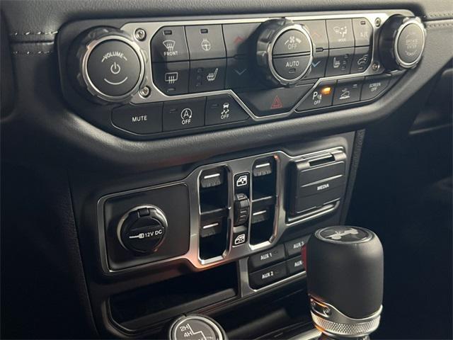 new 2025 Jeep Wrangler car, priced at $59,904