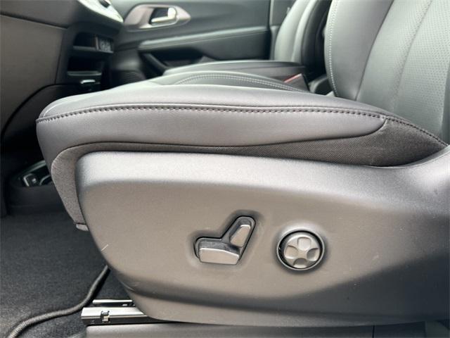 new 2025 Chrysler Pacifica car, priced at $44,445