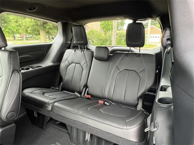 new 2025 Chrysler Pacifica car, priced at $44,445