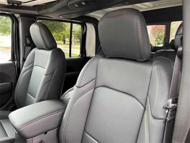 new 2025 Jeep Gladiator car, priced at $47,499