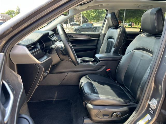 used 2022 Jeep Grand Cherokee car, priced at $28,990