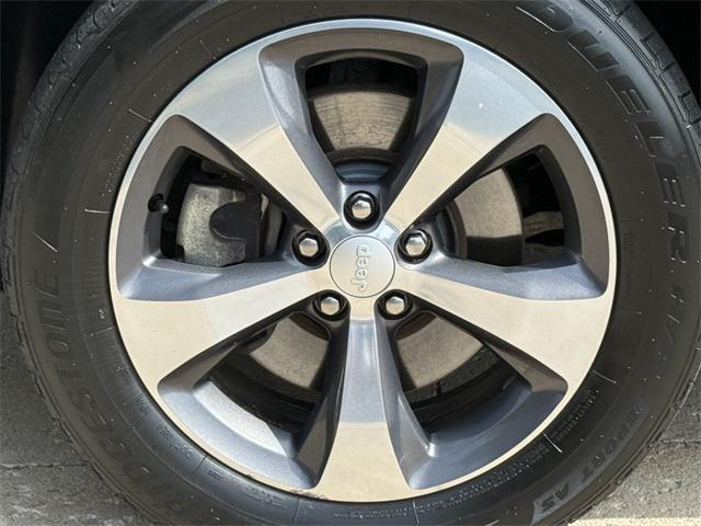 used 2019 Jeep Cherokee car, priced at $17,600