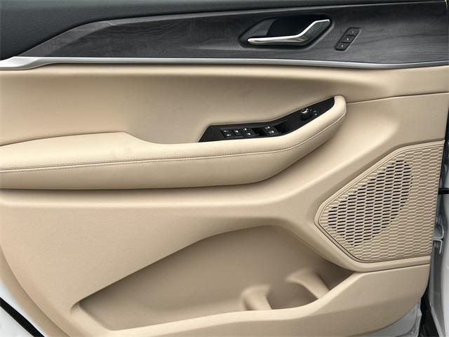 new 2025 Jeep Grand Cherokee L car, priced at $56,526