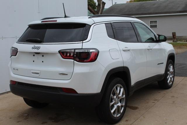 new 2024 Jeep Compass car, priced at $33,998