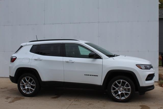 new 2024 Jeep Compass car, priced at $34,600