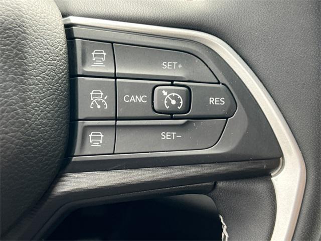 used 2023 Jeep Grand Cherokee car, priced at $29,900