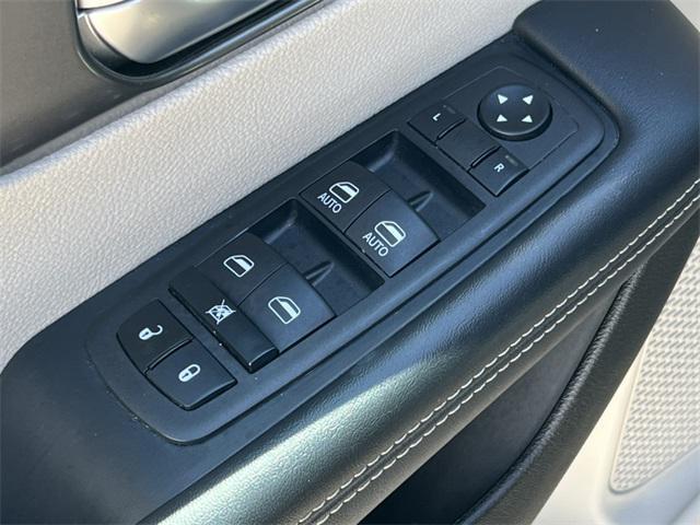 used 2024 Chrysler Pacifica car, priced at $28,979