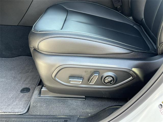 new 2025 Jeep Grand Cherokee car, priced at $52,446