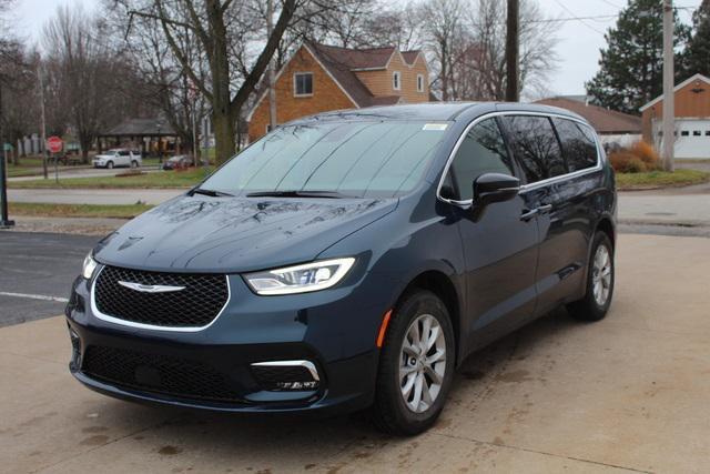 new 2025 Chrysler Pacifica car, priced at $46,900