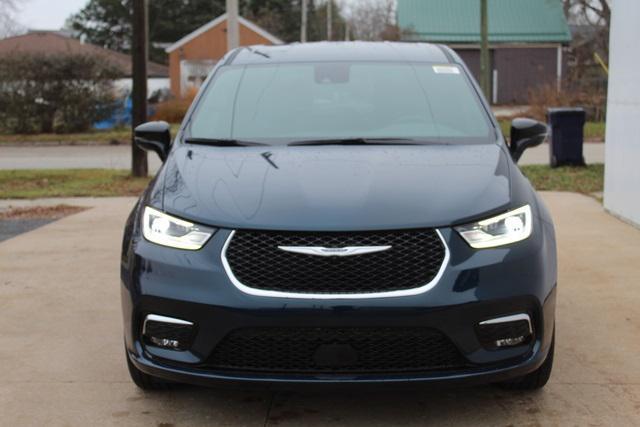 new 2025 Chrysler Pacifica car, priced at $46,900