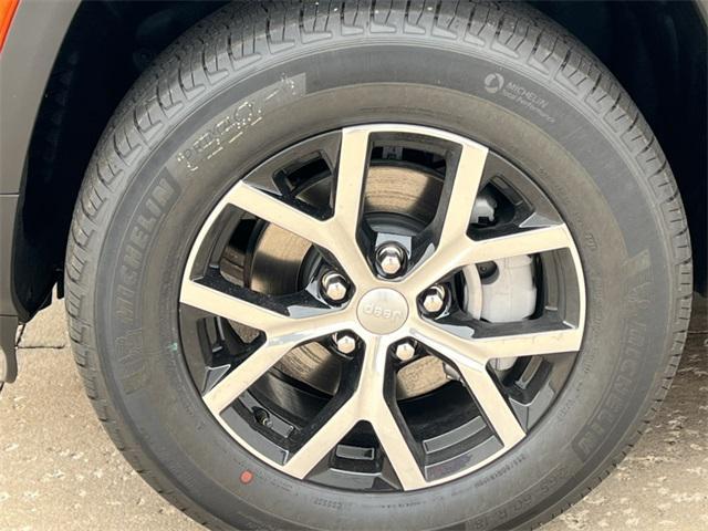 new 2025 Jeep Grand Cherokee car, priced at $46,942