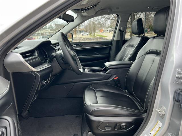 used 2023 Jeep Grand Cherokee car, priced at $29,990