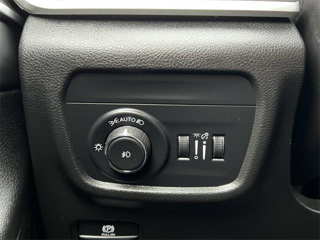 used 2023 Jeep Grand Cherokee car, priced at $29,990