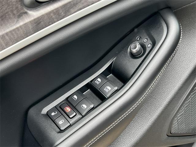 used 2023 Jeep Grand Cherokee car, priced at $29,990