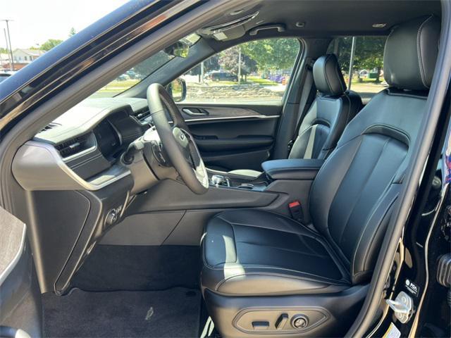 new 2025 Jeep Grand Cherokee car, priced at $50,391