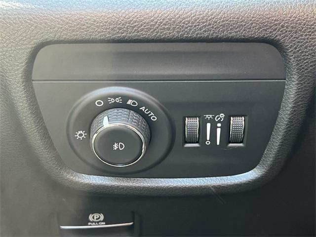 new 2025 Jeep Grand Cherokee car, priced at $50,391