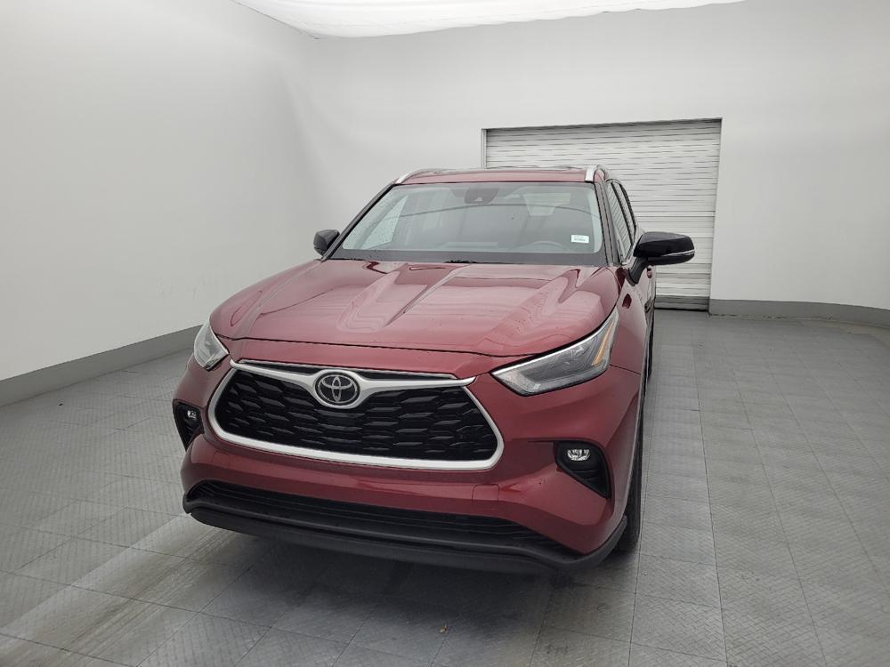 used 2022 Toyota Highlander car, priced at $31,095