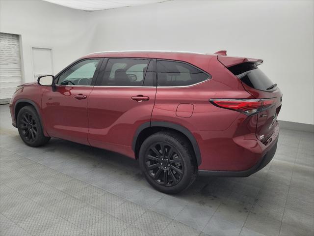 used 2022 Toyota Highlander car, priced at $31,695