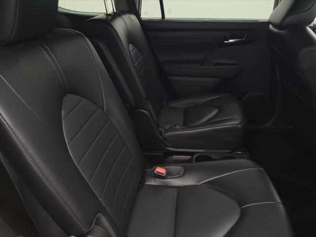 used 2022 Toyota Highlander car, priced at $31,695