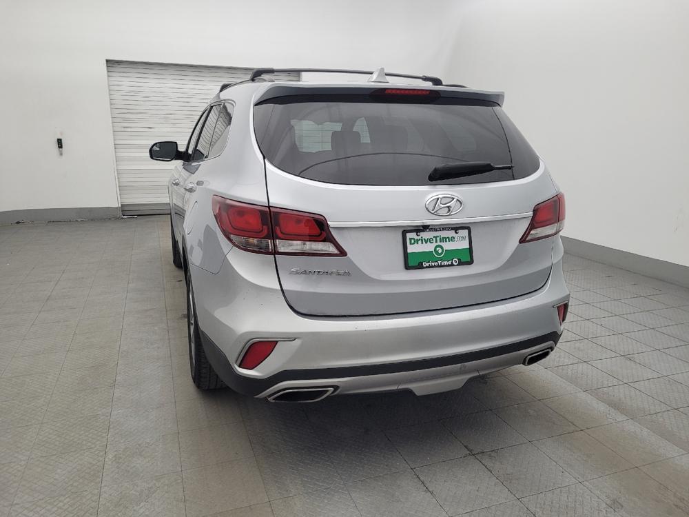 used 2018 Hyundai Santa Fe car, priced at $18,395