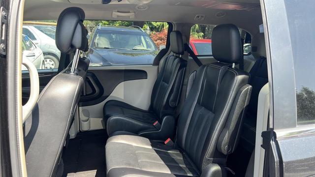 used 2014 Chrysler Town & Country car