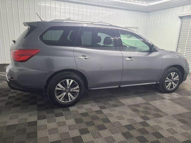 used 2017 Nissan Pathfinder car