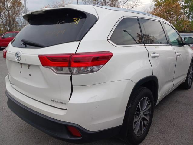 used 2018 Toyota Highlander car, priced at $22,995