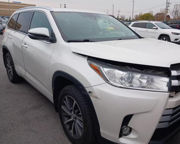 used 2018 Toyota Highlander car, priced at $22,995