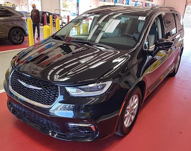 used 2021 Chrysler Pacifica car, priced at $23,995