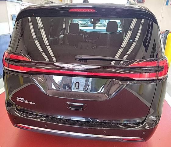 used 2021 Chrysler Pacifica car, priced at $23,995