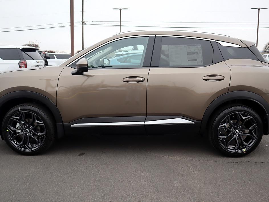 new 2025 Nissan Kicks car, priced at $29,997