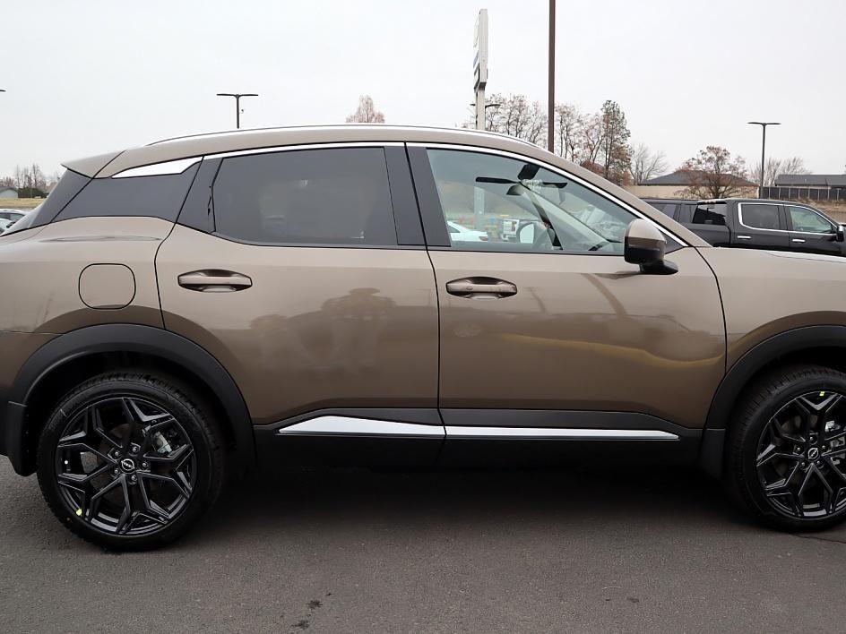 new 2025 Nissan Kicks car, priced at $29,997