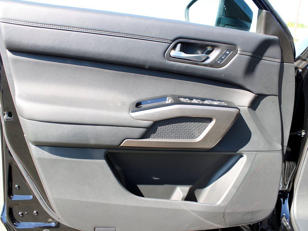 new 2025 Nissan Pathfinder car, priced at $55,115