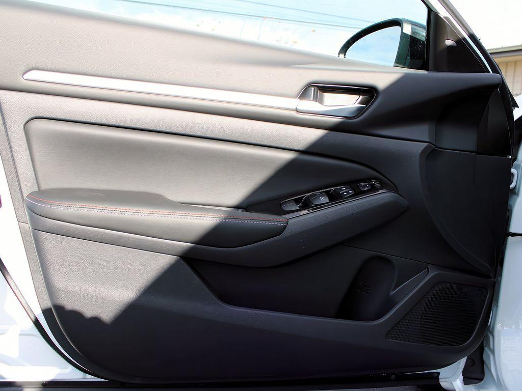 new 2025 Nissan Altima car, priced at $33,999
