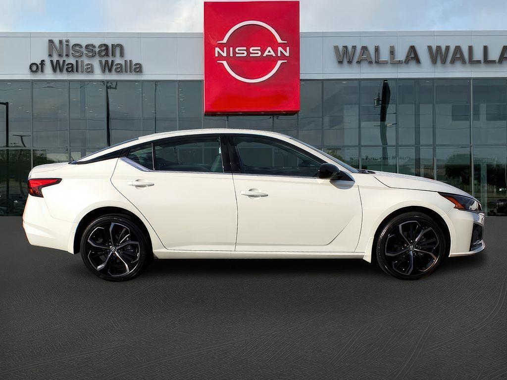 new 2025 Nissan Altima car, priced at $33,999