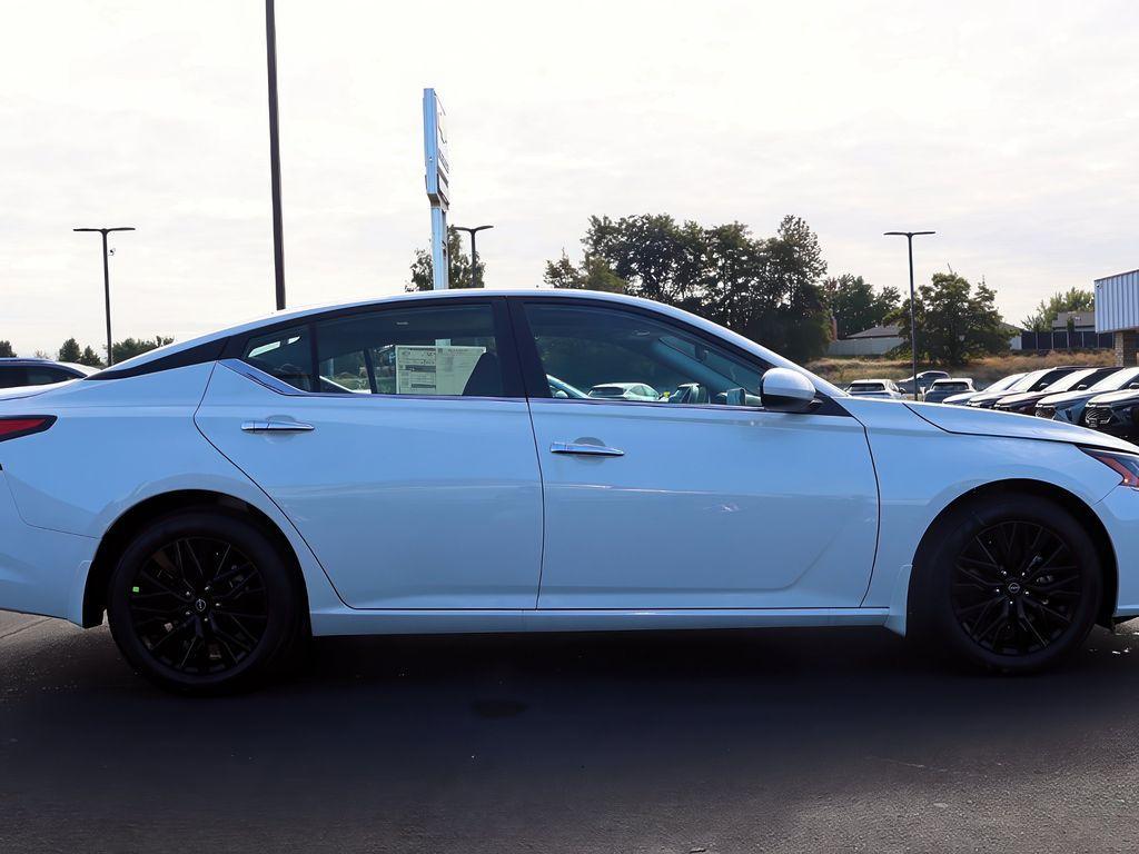 new 2025 Nissan Altima car, priced at $29,999