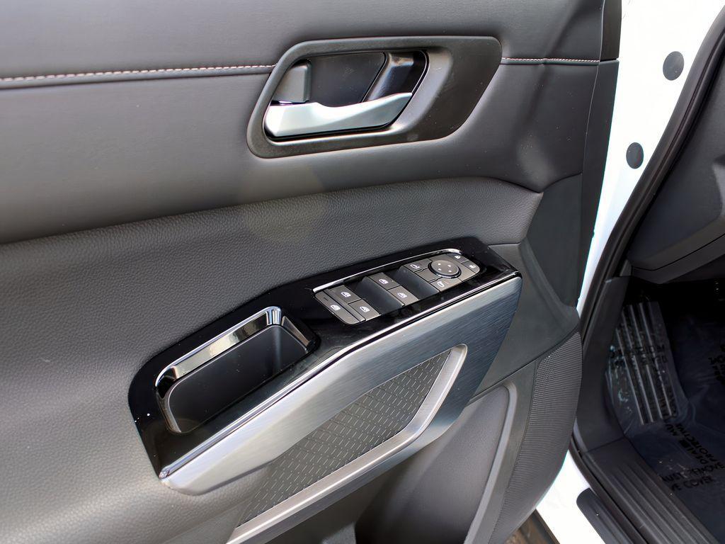new 2025 Nissan Pathfinder car, priced at $50,005