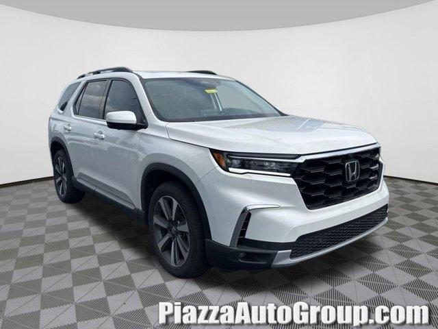 used 2025 Honda Pilot car, priced at $51,498