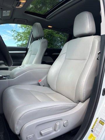 used 2019 Toyota Highlander car, priced at $29,598