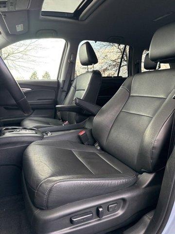 used 2022 Honda Pilot car, priced at $34,998