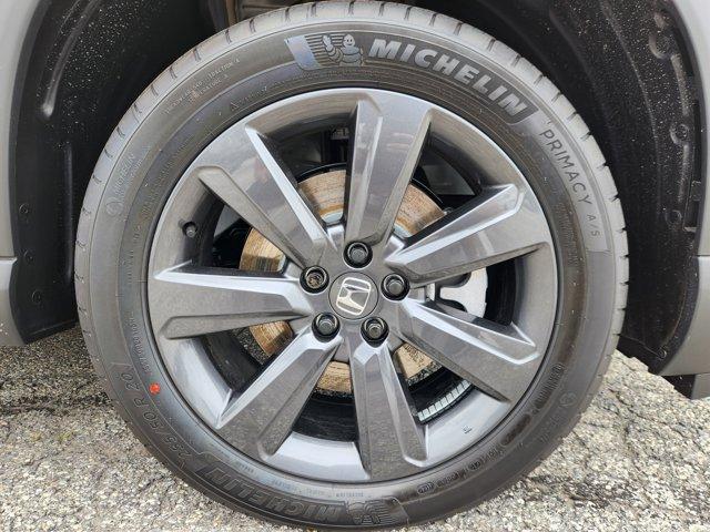 new 2025 Honda Pilot car, priced at $42,222
