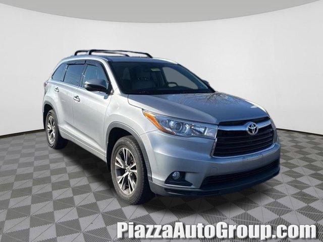 used 2016 Toyota Highlander car, priced at $19,961