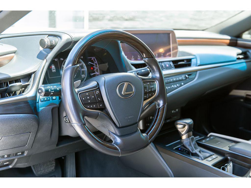 used 2019 Lexus ES 300h car, priced at $20,699